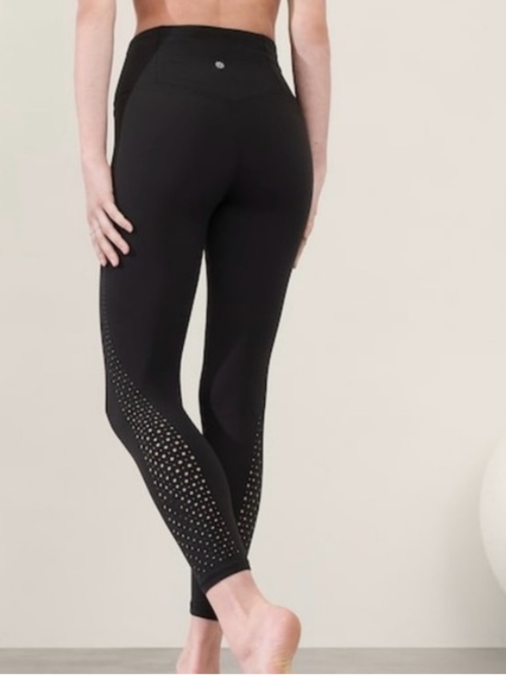 Athleta black Elation laser cut mid rise 7/8 length tights leggings size XS
